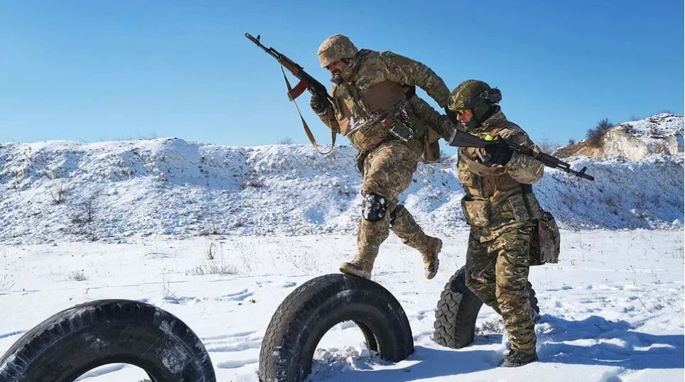 Украина пытается найти новых бойцов. Масштабная мобилизационная кампания не может восполнить потери на линии фронта