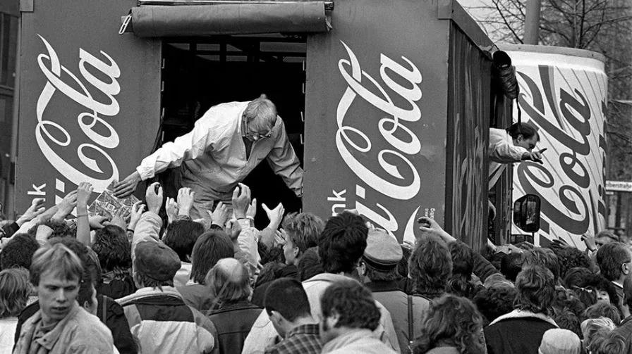 У американских брендов от Coca-Cola до Jack Daniel's возникла новая проблема - Дональд Трамп